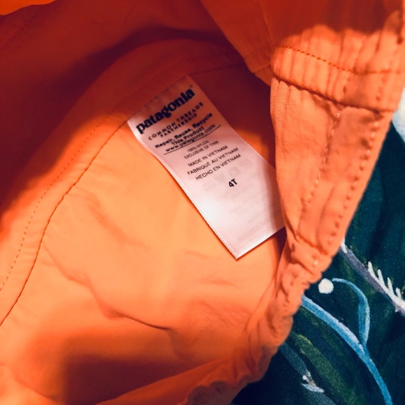 SOLD Patagonia Toddler Girl Spring Vest With Hood Size 4 EUC - Picture 3 of 6